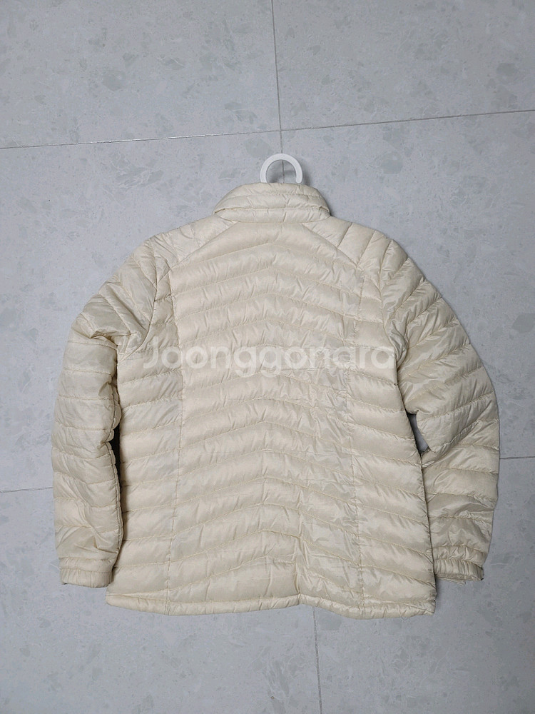 아이더 아이보리 구스다운 경랑패딩 100사이즈 냉유--1