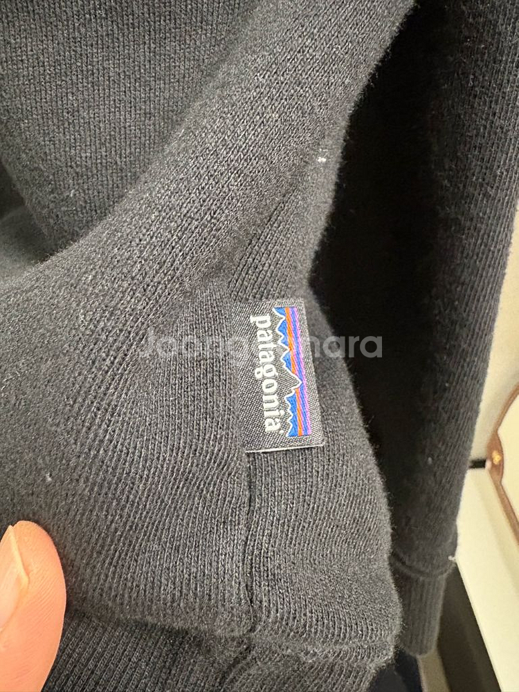 파타고니아 블랙 맨투맨--3