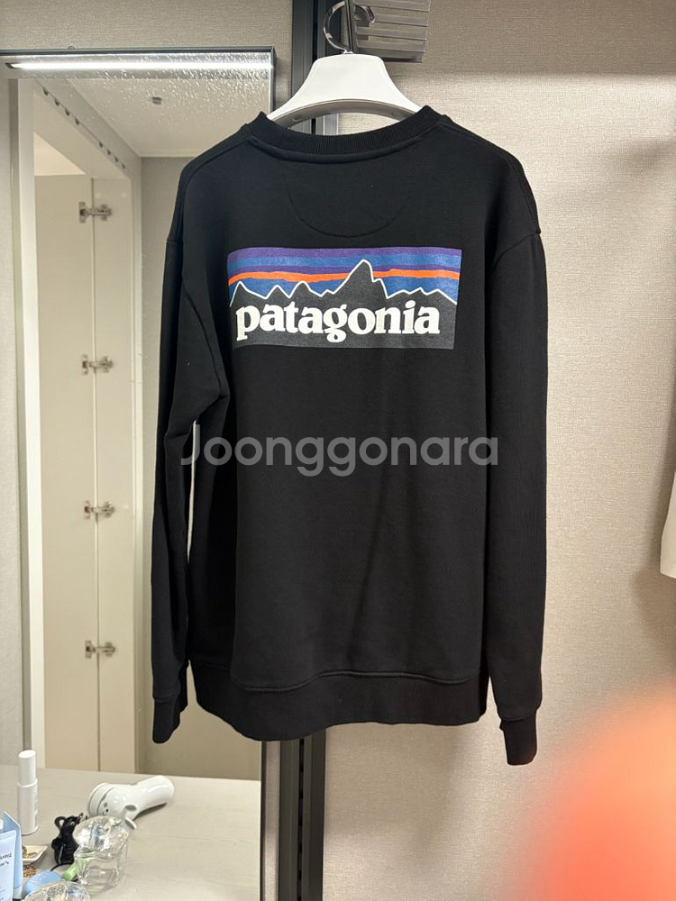 파타고니아 블랙 맨투맨--2