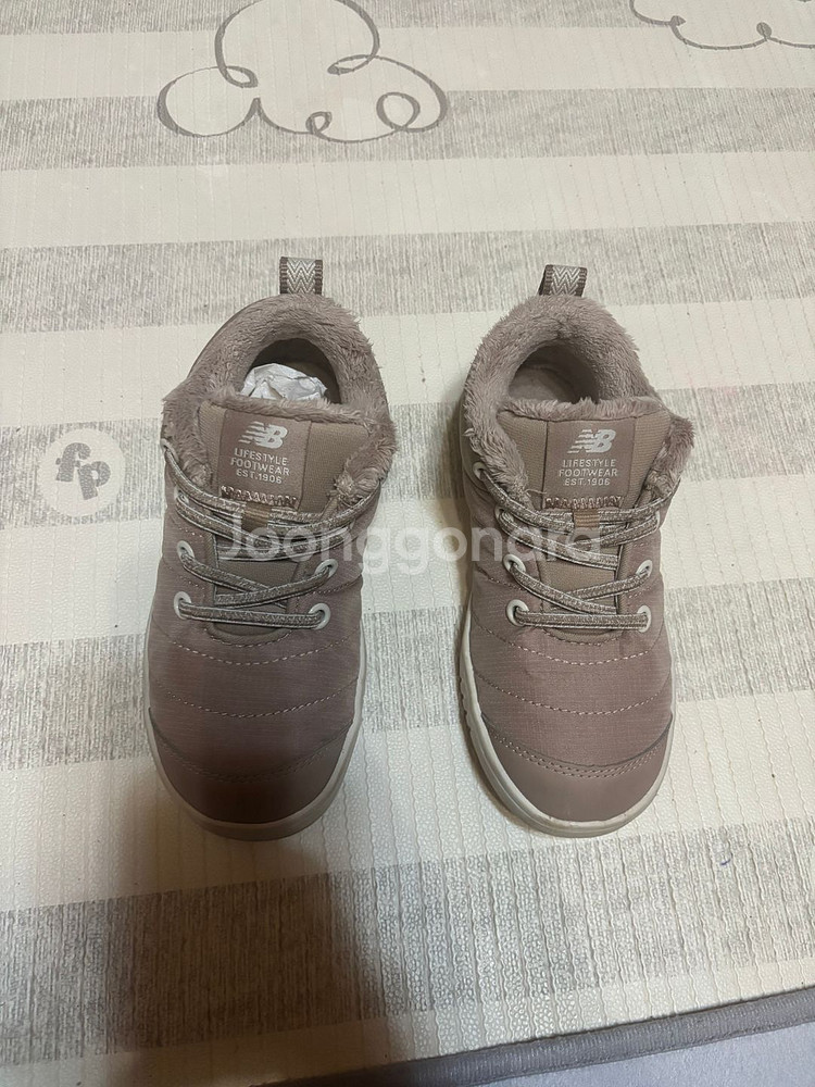 뉴발란스 키즈 겨울 운동화--0