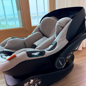 폴레드 i size 바구니 카시트 베이스포함 판매합니다.