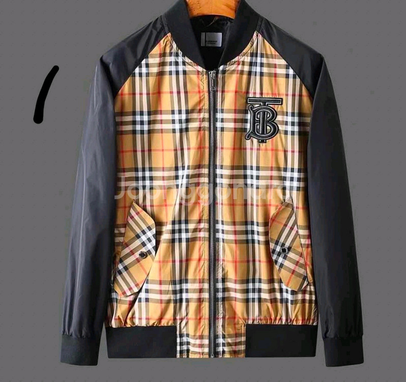 버버리등 여러가지 의류 싸게 팝니다--0