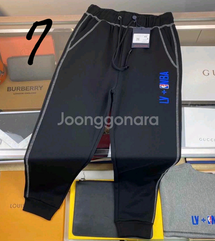 버버리등 여러가지 의류 싸게 팝니다--6