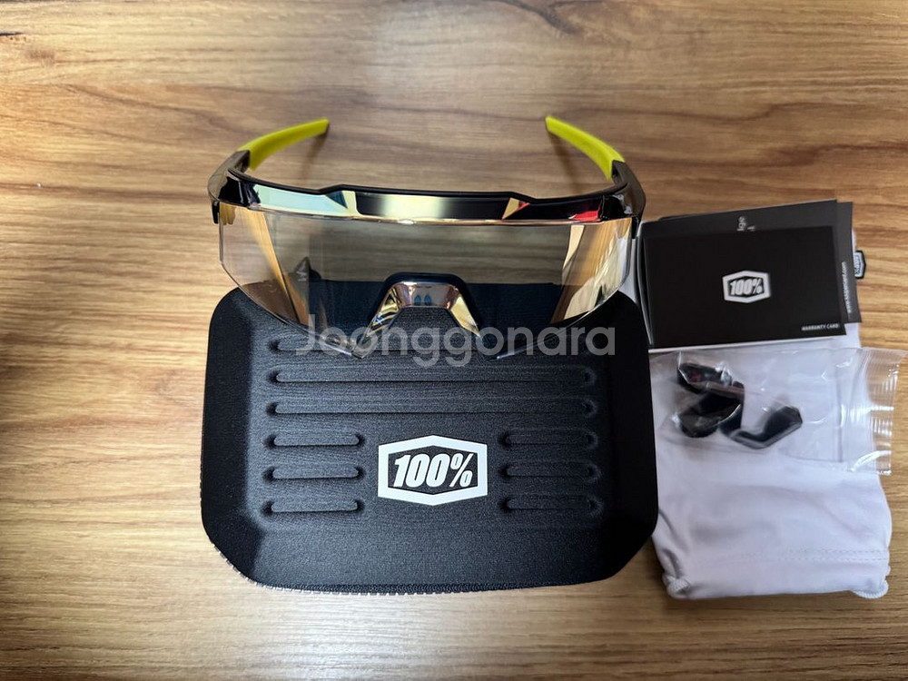 100% 에어로크래프트 골드 메탈릭 변색렌즈 고글 새제품 판매합니다--1