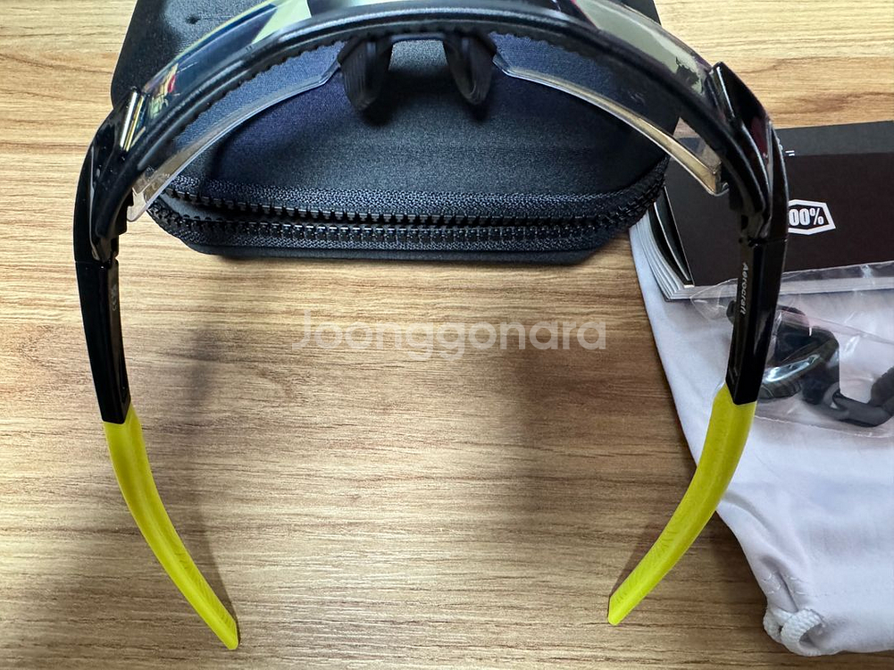 100% 에어로크래프트 골드 메탈릭 변색렌즈 고글 새제품 판매합니다--3