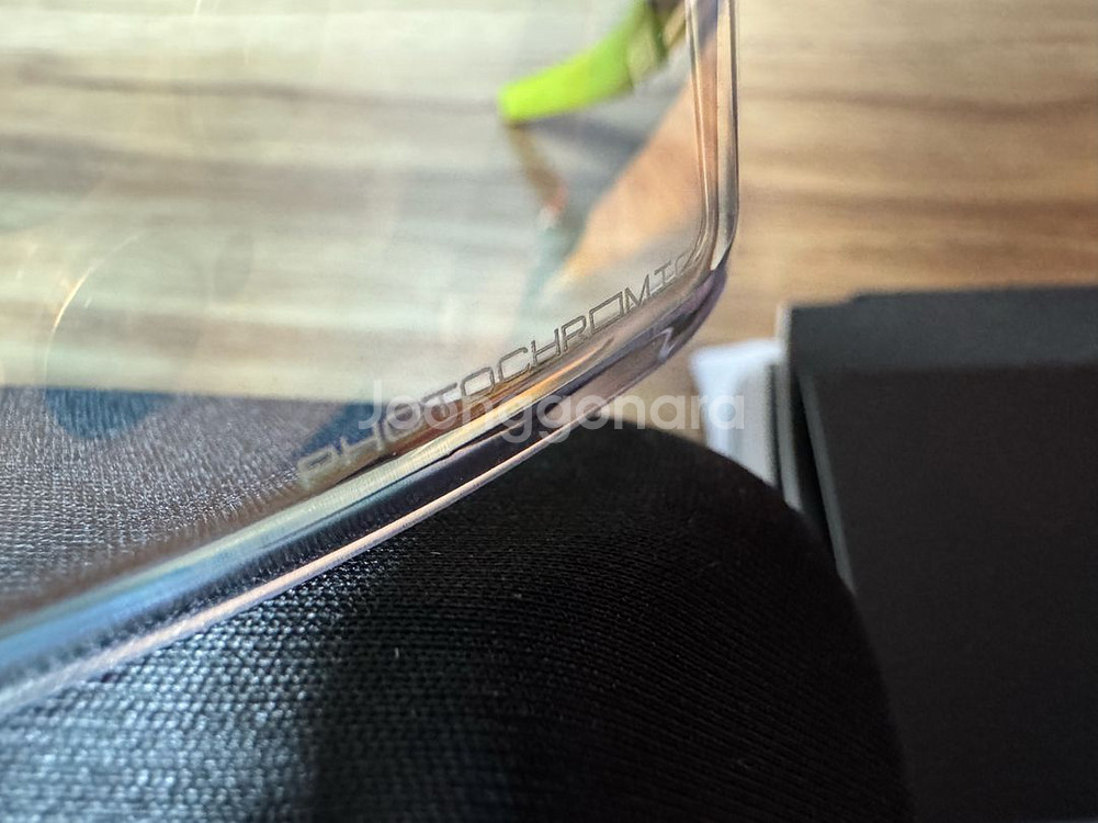 100% 에어로크래프트 골드 메탈릭 변색렌즈 고글 새제품 판매합니다--2