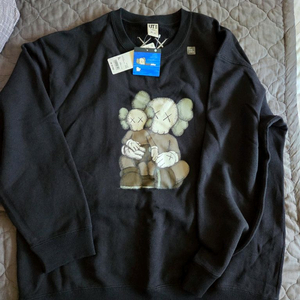 유니클로 카우스 맨투맨 XL 새상품