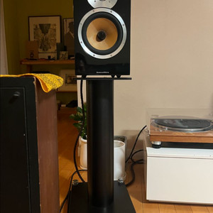 B&W CM5 스피커와 스탠드