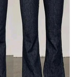 투버튼 하이웨스트 부츠컷 데님 팬츠