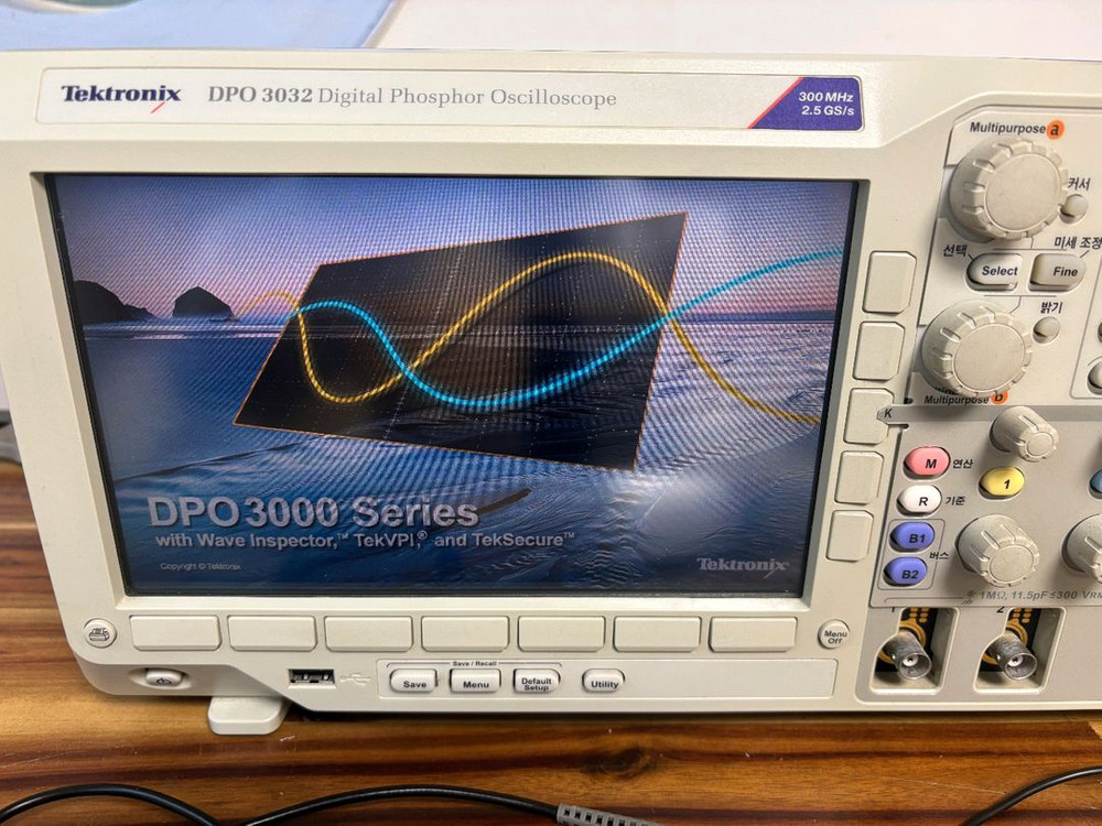 Tektronix DPO3032 디지털 오실로스코프 이미지