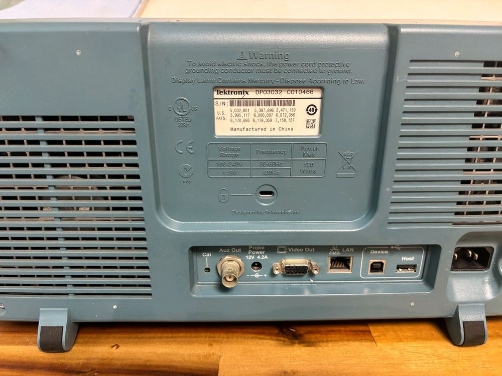 Tektronix DPO3032 디지털 오실로스코프 이미지