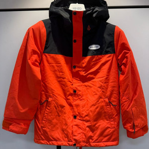 볼컴 키즈 보드복 스키복 팝니다.