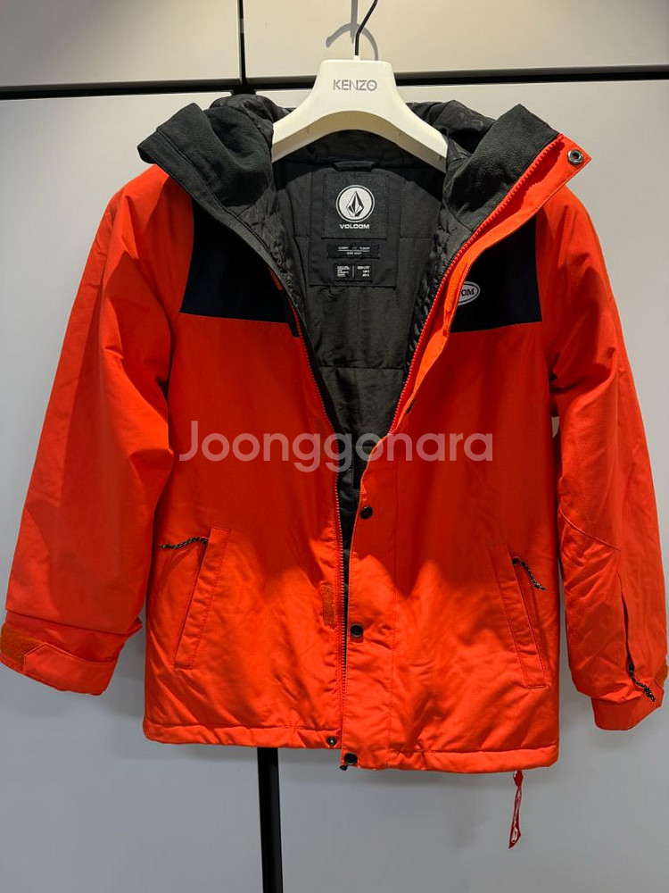 볼컴 키즈 보드복 스키복 팝니다.--2