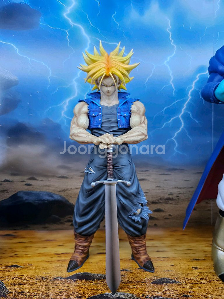 드래곤볼 1/6 트랭크스 레진 피규어 팝니다.--1