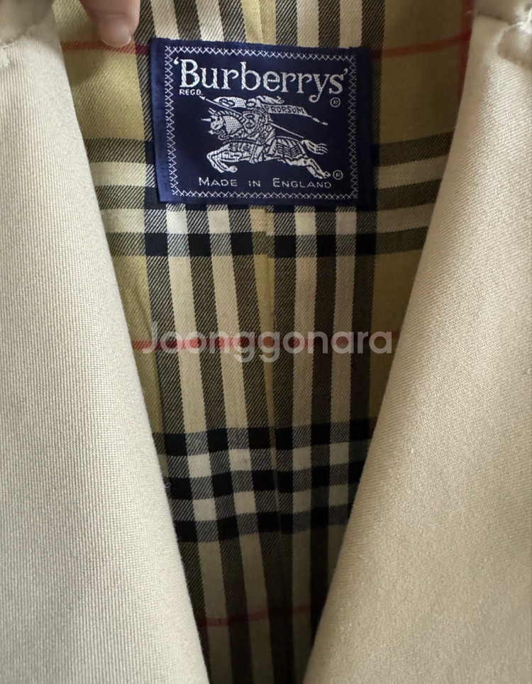 버버리 트렌치코트--1