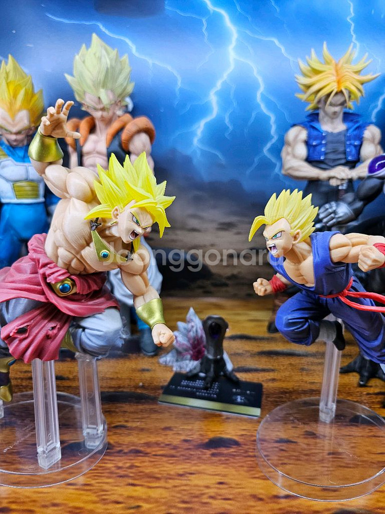 드래곤볼 제일복권 브로리 vs 손오반 피규어 팝니다--0