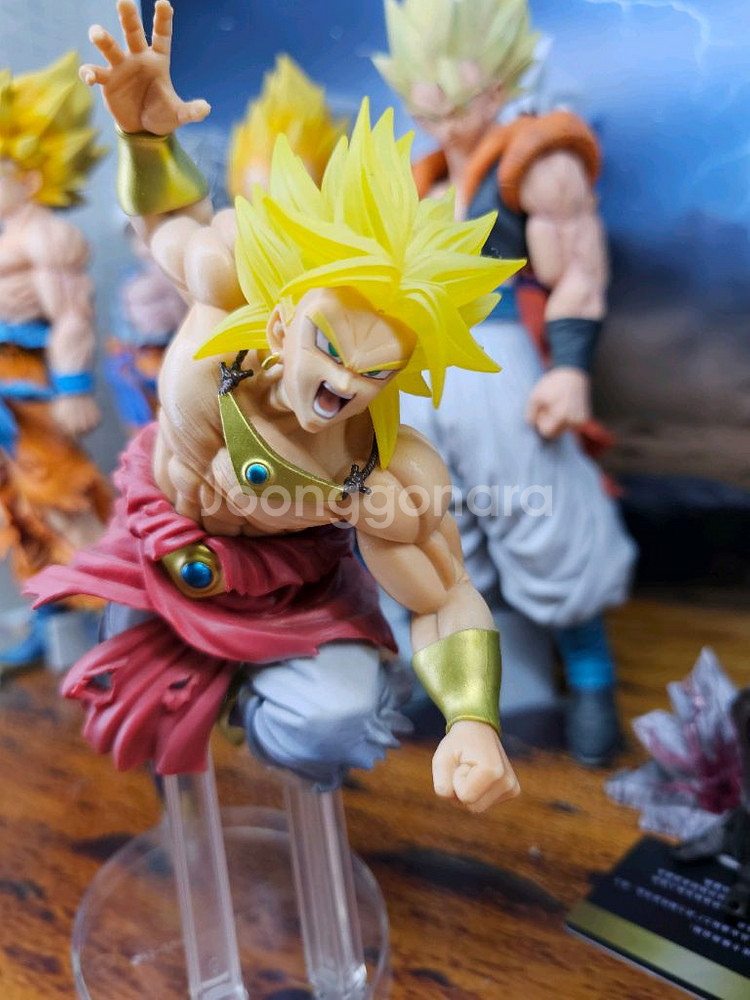 드래곤볼 제일복권 브로리 vs 손오반 피규어 팝니다--1