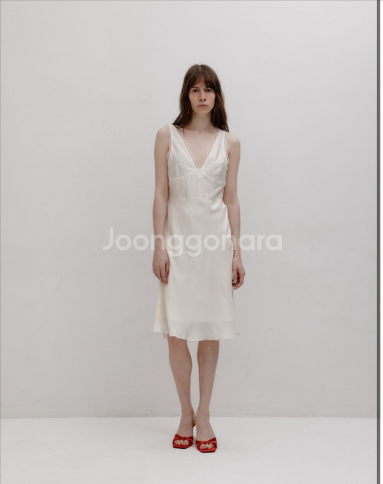 farven 파르벵 딥 브이넥 원피스 m--0