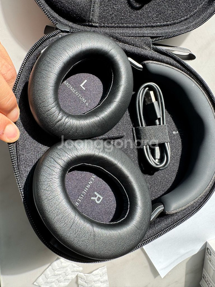 젠하이저 모멘텀4 무선 헤드폰--0