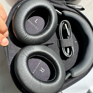 젠하이저 모멘텀4 무선 헤드폰