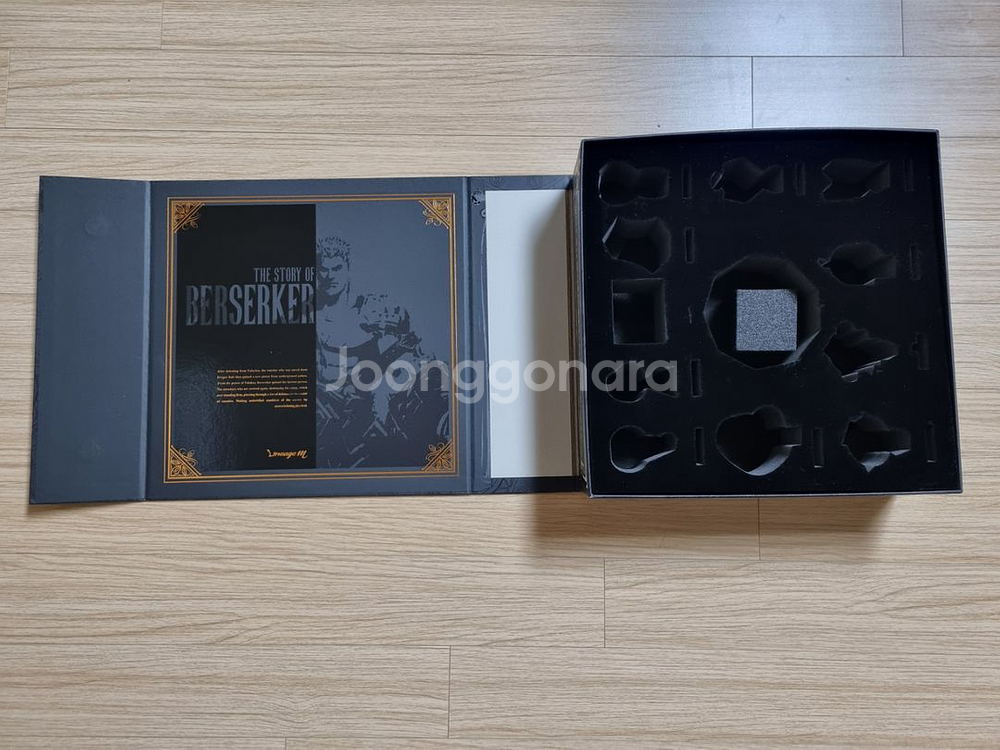 리니지M 광전사 아트토이 피규어 판매합니다.--4