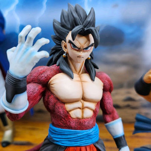 드래곤볼 제일복권 초사이언4 베지트 피규어 팝니다.