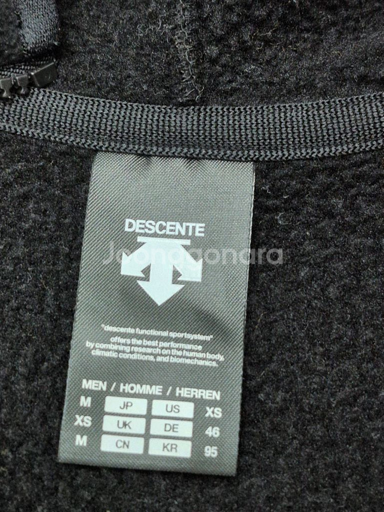 데상트 후드집업+코오롱구스다운패딩XS사이즈사용감있어서저렴히판매합니다2가지 같이요--5