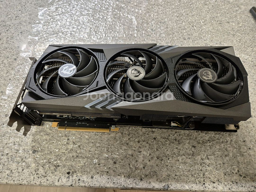 Gefore RTX 4080 게이밍 X 트리오 16GB 트라이프로져3--2