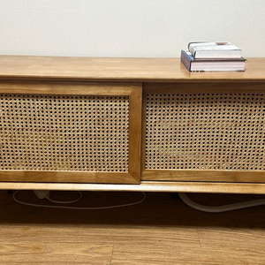 로라 라탄 케인 원목 거실장 1400