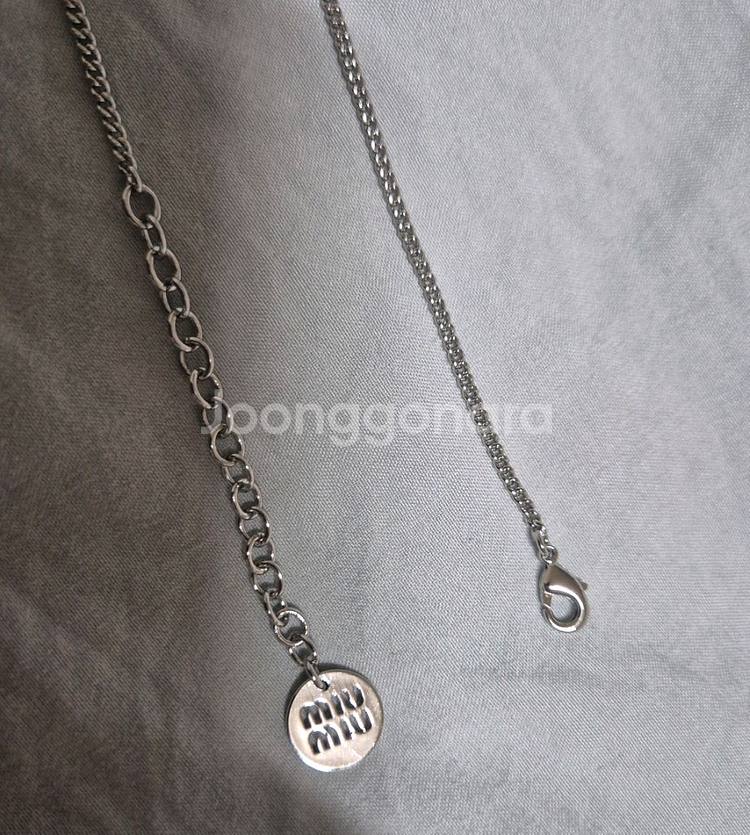 새상품) 미우미우 크리스탈 메탈 목걸이 팝니다!--1