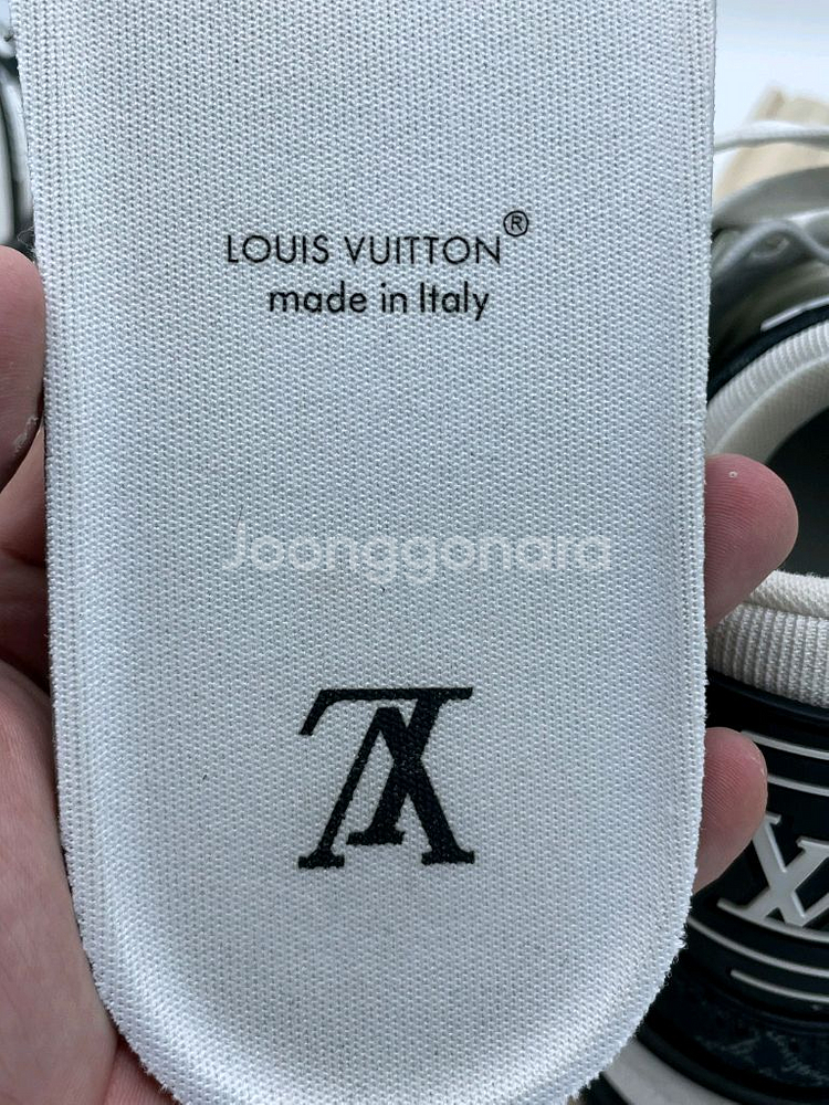 [ 9size ] 루이비통 LV 트레이너 범고래스니커즈--7