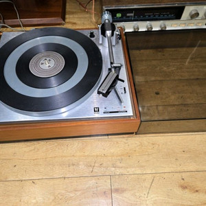 PE 2040 턴테이블