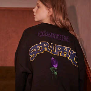 기모 오버핏 맨투맨 장미 자수 블랙