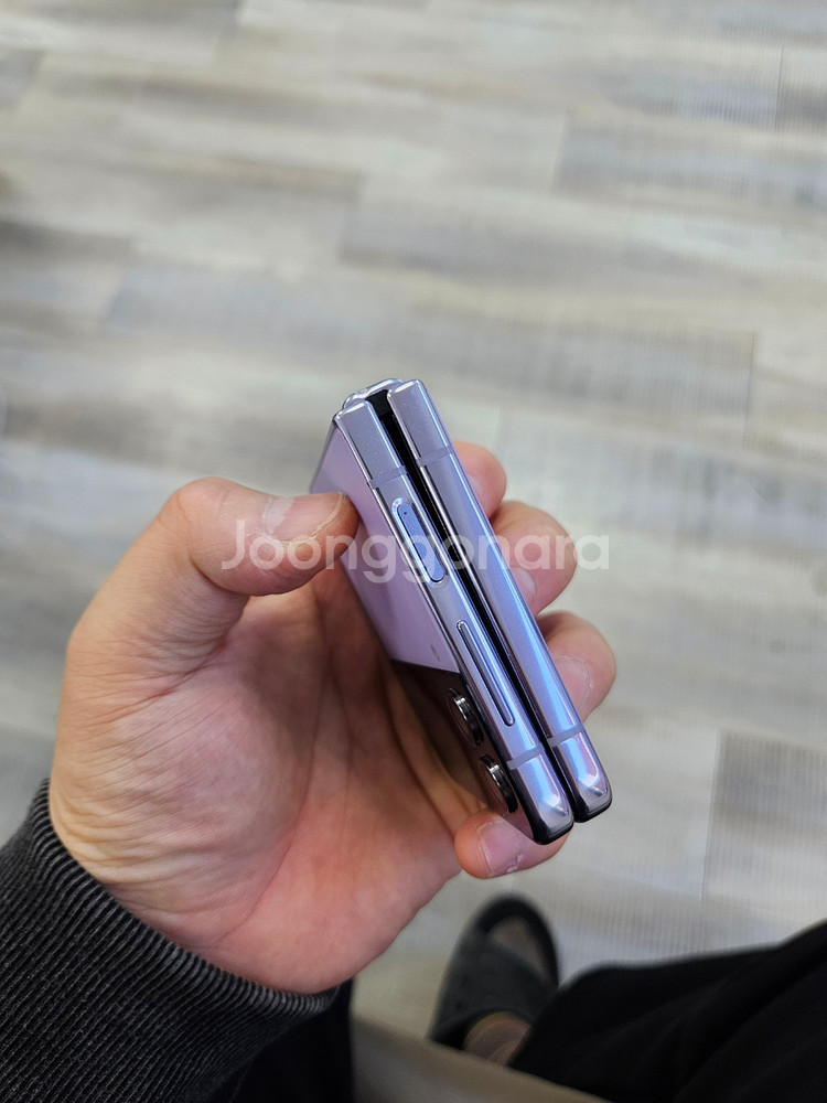 실사진 삼성 갤럭시Z플립4 판매 중고폰--4