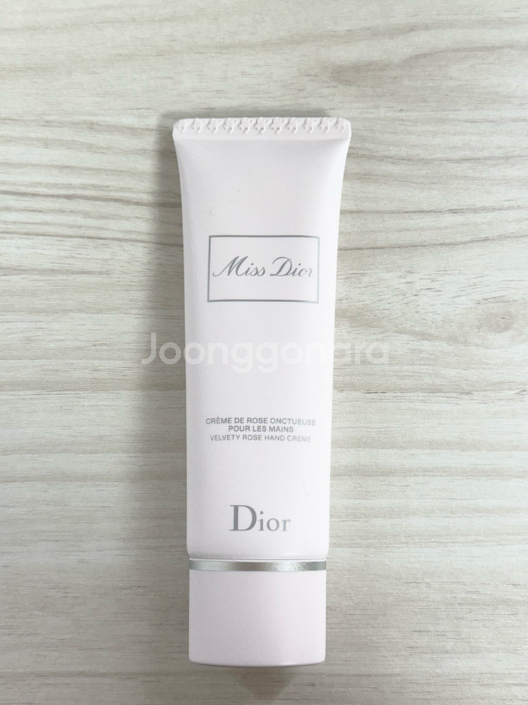 미스 디올 벨벳티 로즈 핸드 크림 (3회 사용)--1