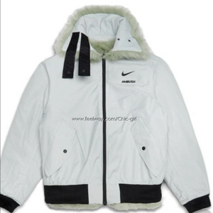 나이키 앰부쉬 콜라보 퍼 자켓 이미지