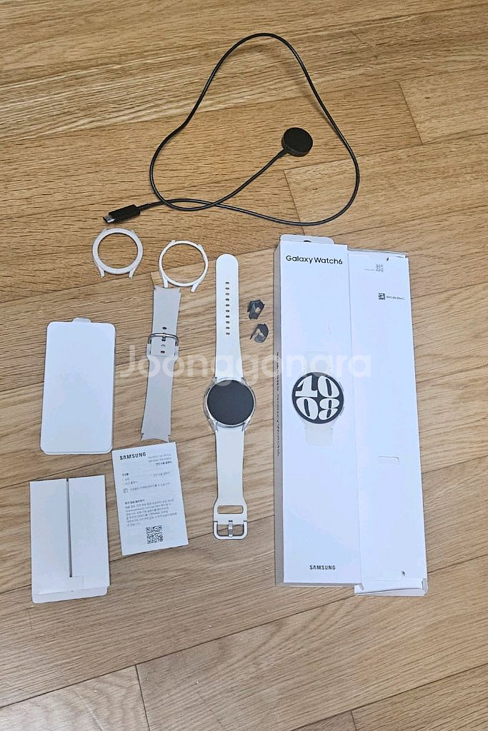 삼성 갤럭시 워치6 40mm 블루투스 골드 판매합니다.--1