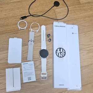 삼성 갤럭시 워치6 40mm 블루투스 골드 판매합니다.