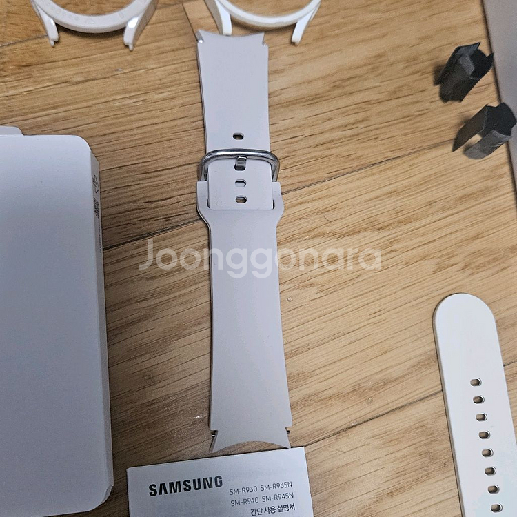 삼성 갤럭시 워치6 40mm 블루투스 골드 판매합니다.--3