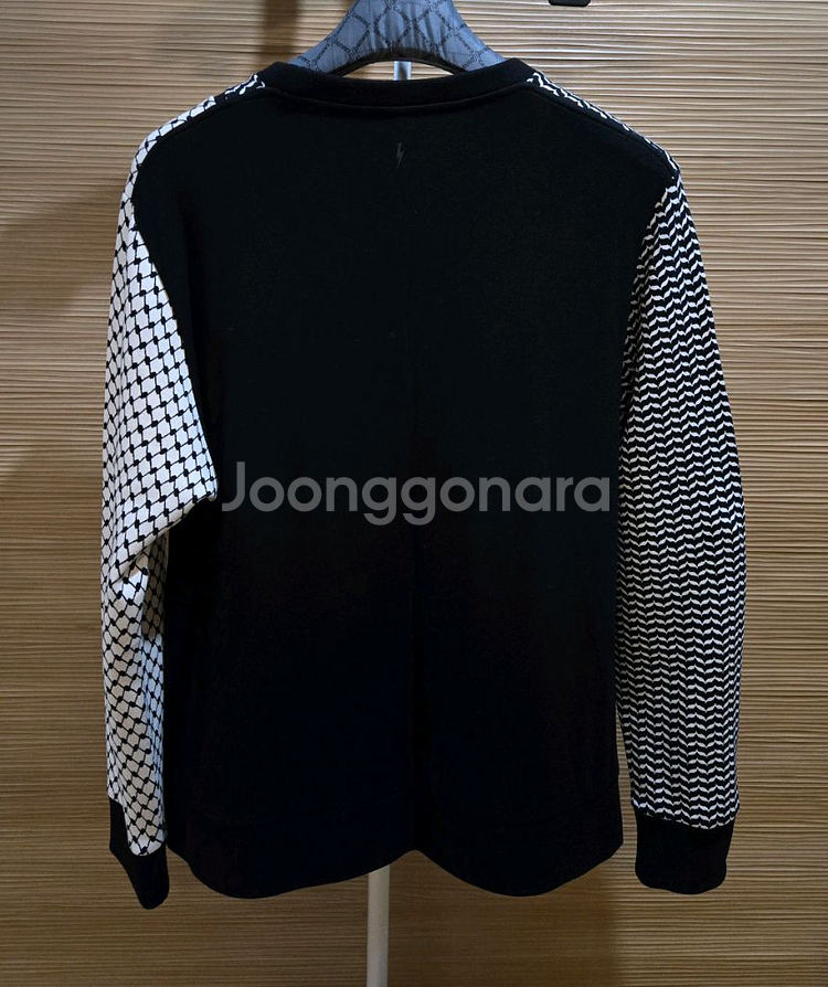 닐바렛 썬더 맨투맨 L. 루이비통,디올,펜디,--8