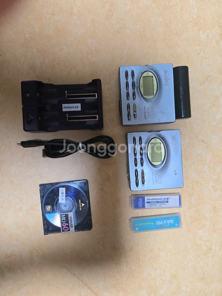 소니 md 플레이어 2개 팝니다.--0