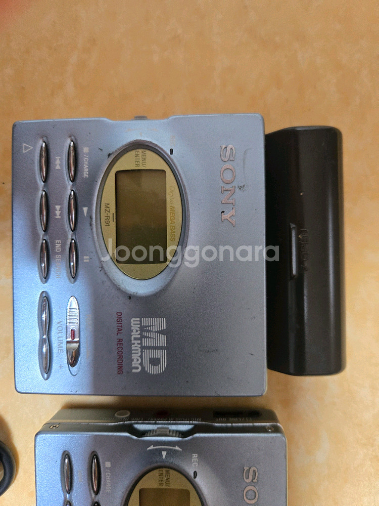 소니 md 플레이어 2개 팝니다.--1