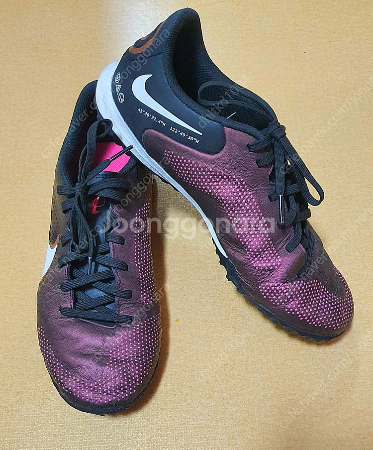 티엠포 레전드9 tf 축구화 판매합니다.--1