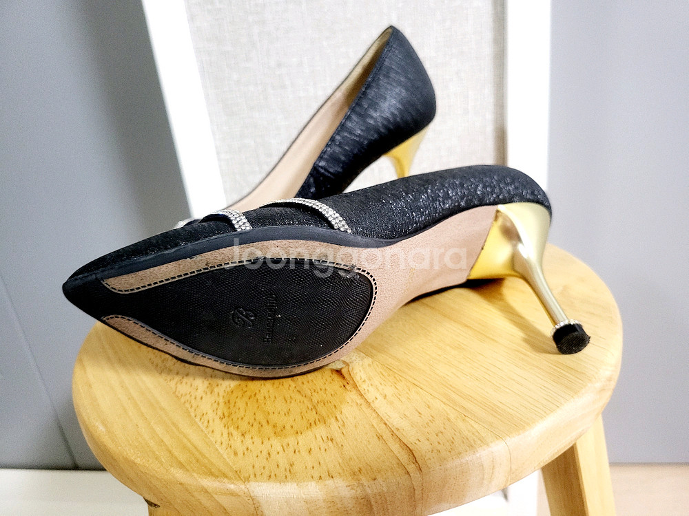 베카치노_여성 포인티드 토 하이힐 구두--2