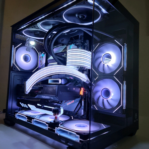 고사양 게이밍 i7 rtx 4070 super 컴퓨터 판매합니다.