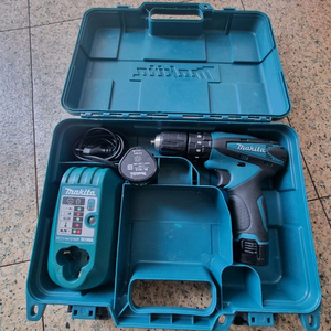 마끼다 10.8V 충전 드릴 세트