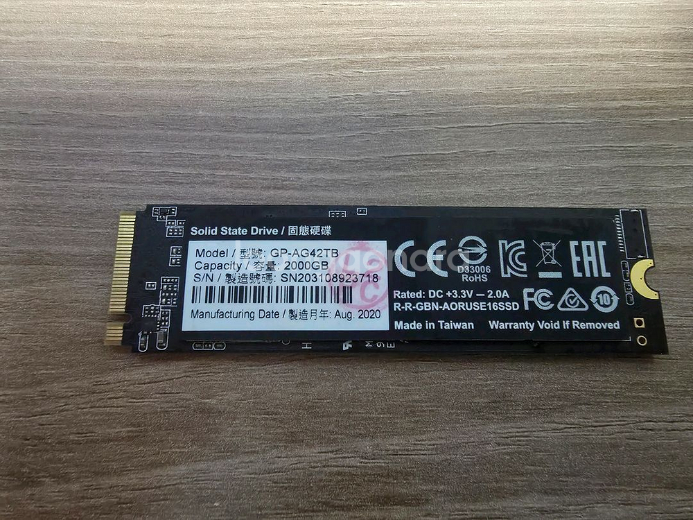 기가바이트 AORUS Gen4 SSD 2TB 및 외장케이스--1