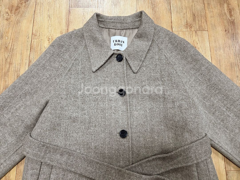 어반로지(URBANROSY) 헤링본 울코트 프리사이즈--3