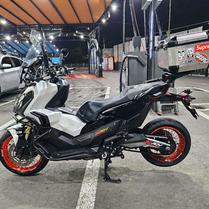 혼다 X-ADV750 엑드방 19년식 짧은키로수 판매합니다