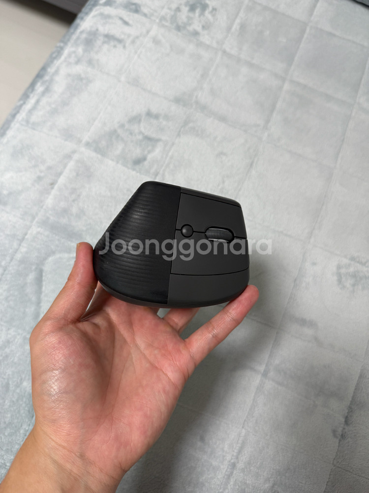 로지텍 리프트 버티컬 무선 마우스--1